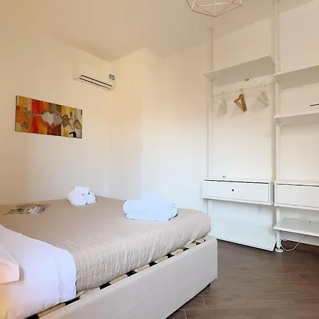 Molo Five פלרמו